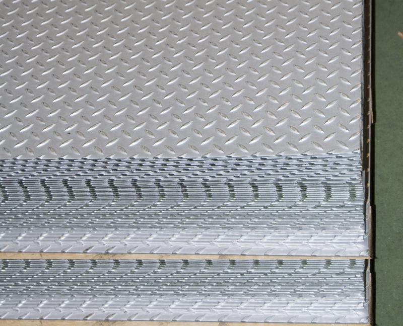 Lợi ích thẩm mỹ của lưới inox đục lỗ trong trang trí nội thất và kiến trúc hiện đại